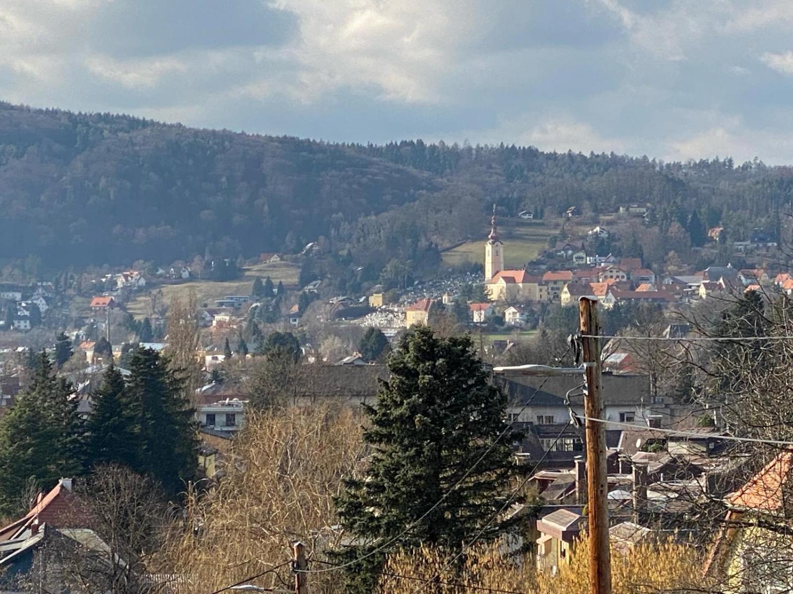 Schoenes Apartment Mit Aussicht Ueber Graz Esterno foto